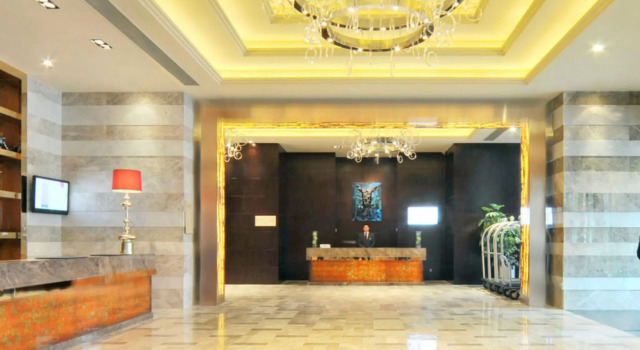 Royal Suites & Tower