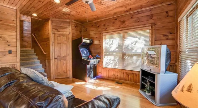 Alpine Nights 3 Bedroom Home with Hot Tub, Забронировать Отель Севьервилл Great Smoky Mountains National Park