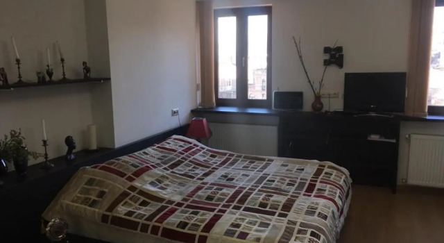 Aparment 18 A