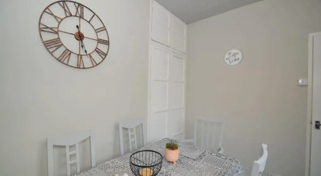 Апартаменты Spacious and Homely 3 Bedroom Flat - SuiteLivin