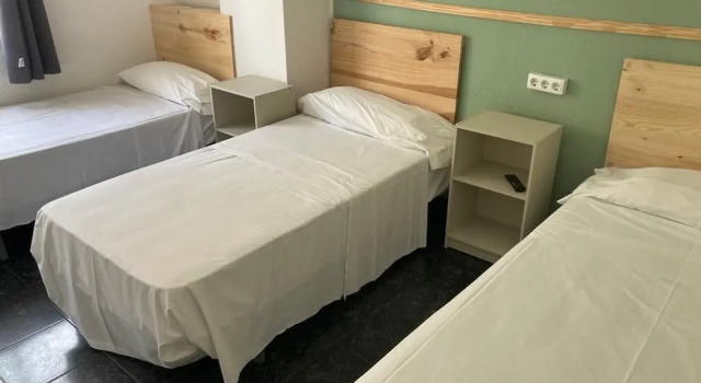 Трёхместный номер Standard Malvarrosa Beach Rooms