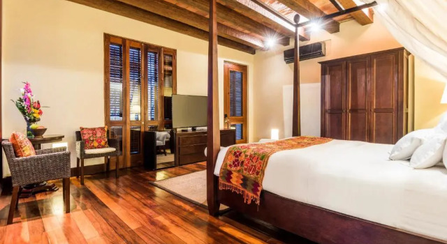 Полулюкс Ananda Hotel Boutique