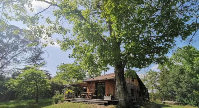 Коттедж Maison bois au coeur de la nature. 2ha de terrain. Etangs