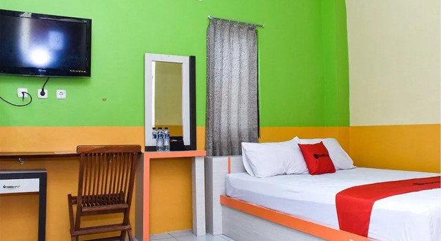 RedDoorz near Universitas Pattimura Ambon, Rezervovat Hotel Hotely v Maluku s parkováním, Parkování