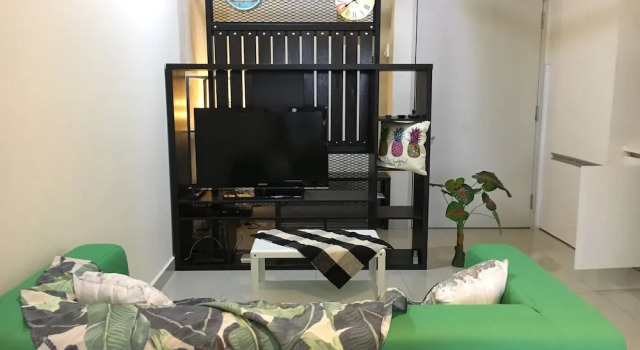 Suria Jelutong Cozy Studio by BeeStay