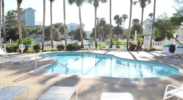 Sea Brees Crystal Shores, Rezerwuj Hotel Hotele w Emerald Coast z parkingiem, Parking