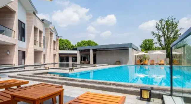 Wuxi Nongboyuan Yiyuanshui Homestay, Varaa Hotelli Hotellit Wuxi uima-altaalla, Uima-allas