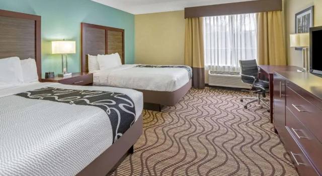 Четырёхместный номер Deluxe La Quinta by Wyndham Houma
