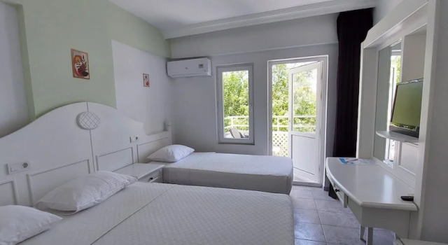 Standardní Třílůžkový pokoj UK Hotels Kiriş