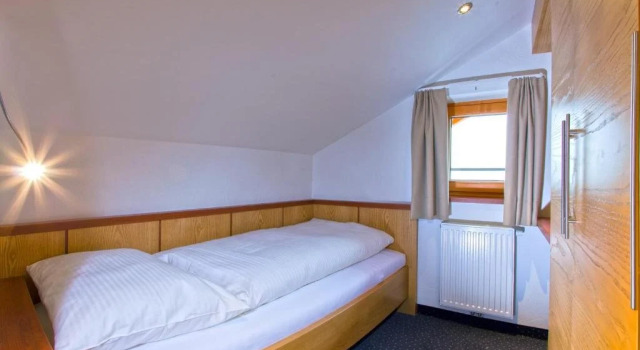 Hotel Lukas, Rezerwuj Hotel Hotele w Tyrol z parkingiem, Parking