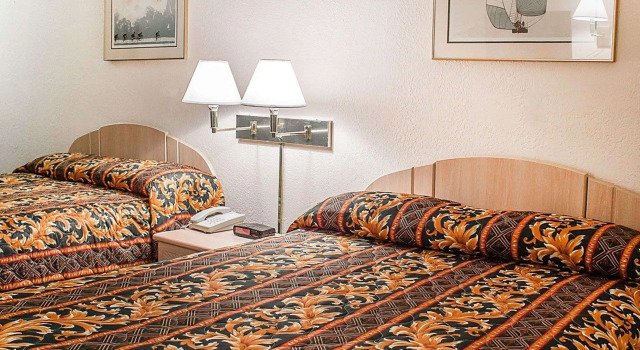 Standard Vierer Zimmer Rodeway Inn
