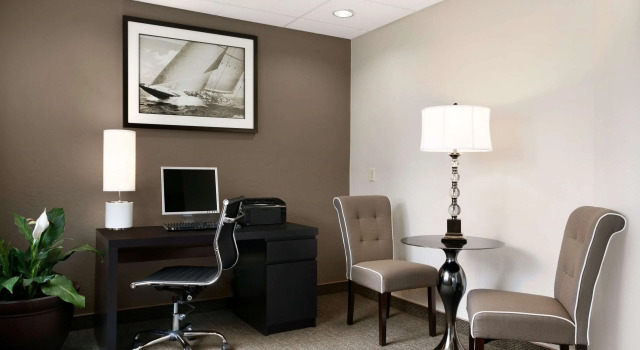 Super 8 by Wyndham Portland Airport