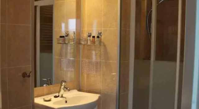Veerhuys Tante Jet, Rezerwuj Hotel Hotele w Limburgia z parkingiem, Parking