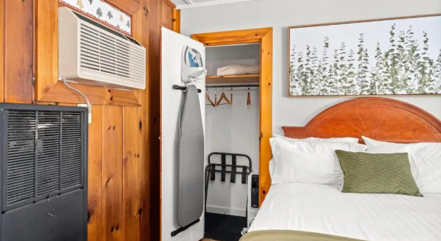 Номер Superior CedarWood Inn