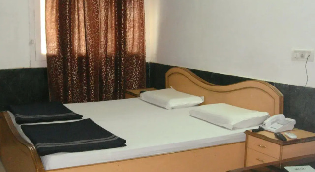 Hotel Tourist Complex, Забронировать Отель Отели штата Раджастхана с парковкой, Парковка