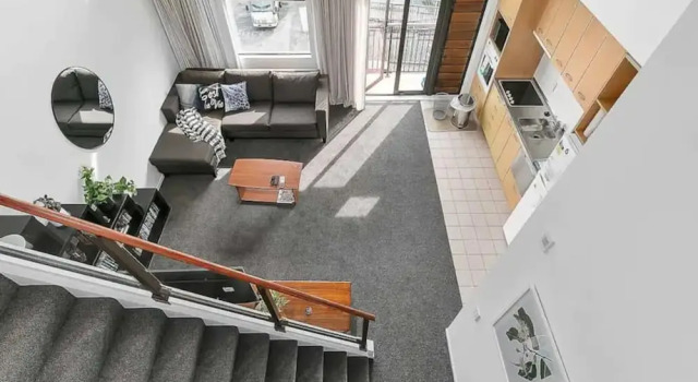 Roomy Loft 2 Bedroom w/ Free Parking Zodiak Stays, Забронировать Дом для отпуска Виллы Окленда, Вилла