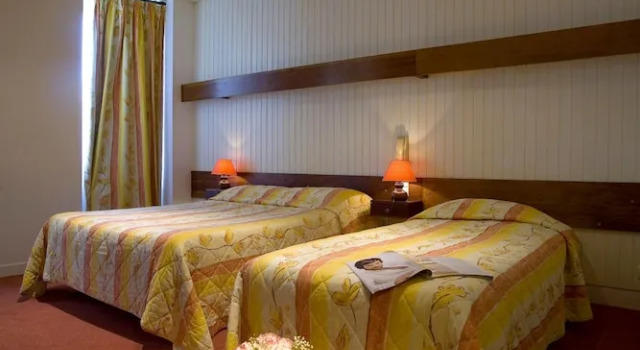 Трёхместный номер Standard Logis Hotel Le Parc