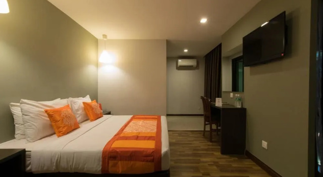 Oyo 125 K Hotel