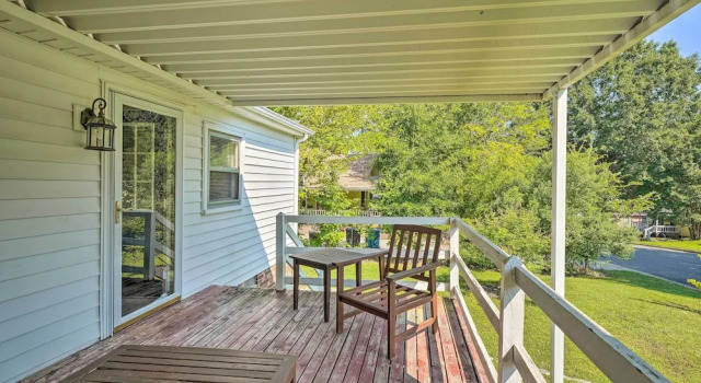 Коттедж Bright Durham Home w/ Fully Furnished Deck!