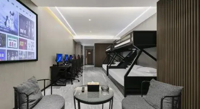 Кровать в общем номере IF E-sports Hotel
