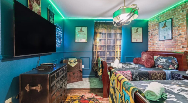 Family Retreat near Disney with Pool & Hot Tub! by RedAwning, Varaa Hotelli Kissimmee Kissimmee