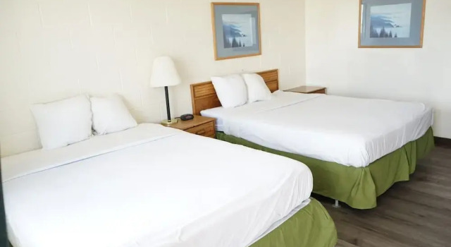 Четырёхместный номер Deluxe Othello Inn And Suites