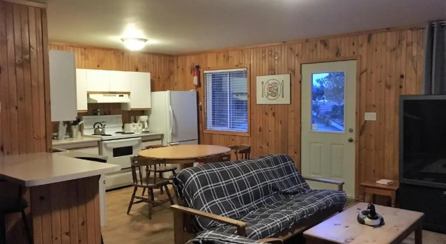 Merland Park Cottages and Motel, Book Motel Picton Prince Edward
