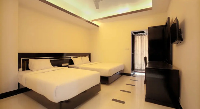 Люкс Economy Hotel Reyadha