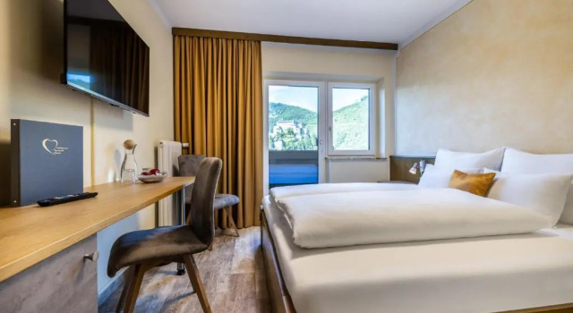 Двухместный номер Standard с балконом Berghotel Garni Burgblick-Zaismann Adults Only