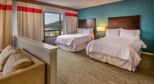 Полулюкс с видом на горы Four Points by Sheraton Juneau