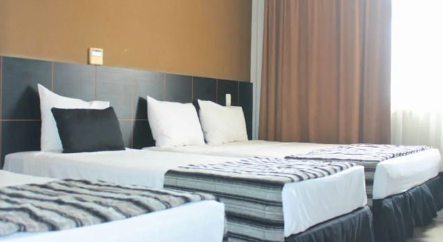 Четырёхместный номер Deluxe Hotel Atlântico Tower