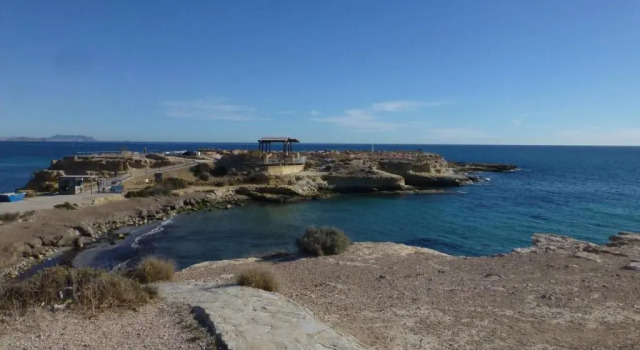 Апартаменты Frente al mar, a 10 metros de la playa, vistas increíbles del mar, reformado 2021 !!!