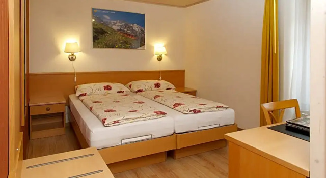 Standard huone puutarhanäkymä Hotel Rössli