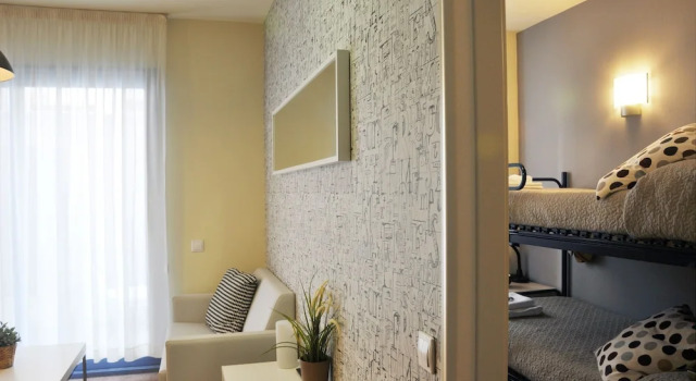Семейная студия с 2 комнатами Residencia Universitaria Resa Blas De Otero