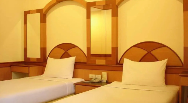 Seaza Hotel, Забронировать Отель Отели провинции Чумпхон с парковкой, Парковка
