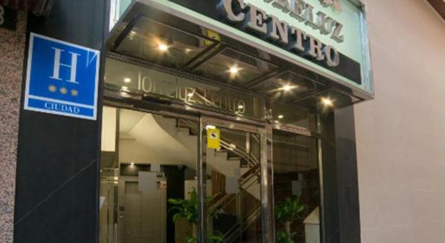 Torreluz Centro Hotel