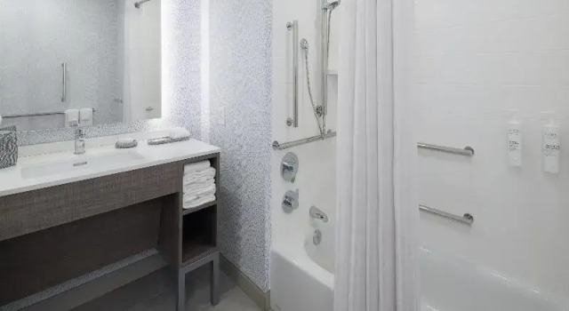 Четырёхместная студия Home2 Suites By Hilton Kittery