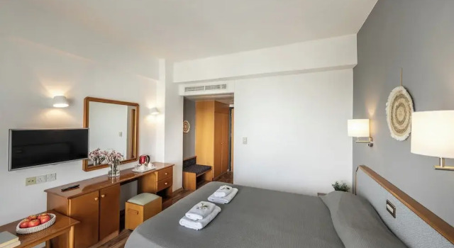 Camera doppia Standard con balcone e con vista Antigoni Hotel