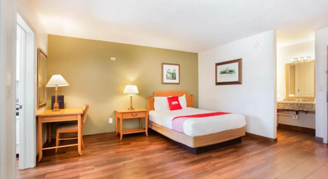 Двухместный номер OYO Waterfront Hotel- Cape Coral Fort Myers, FL