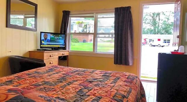 Двухместный номер Standard с видом на сад Lakelawn B&B and Motel