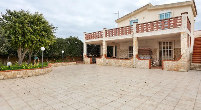 Decent Holiday Home in San Lorenzo with Garden, Забронировать Отель Отели Долины Ното 3 звезды, 3*