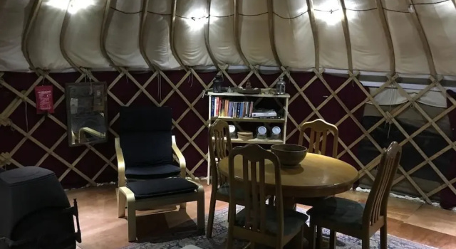 Тент Yurt Luxury & Bathouse