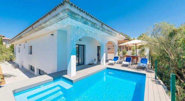 Luxurious Villa in Son Serra de Marina with indoor Pool, Book Villa Son Serra de Marina Majorca