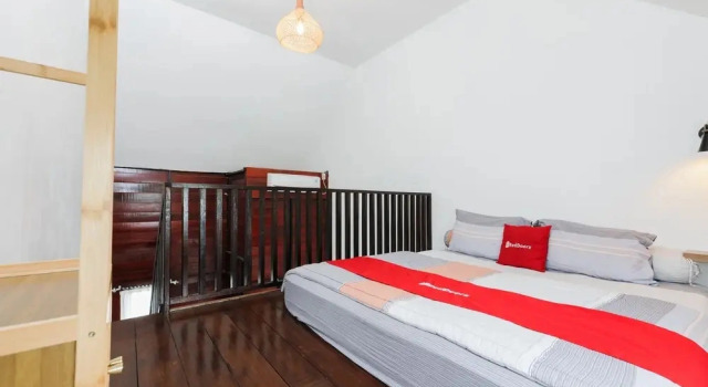 RedDoorz at Raujan Guesthouse Syariah Banjarmasin, Book Hotel Hotels in Kalimantan with Parking, Parking