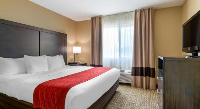 Люкс Comfort Inn & Suites Ponca City near Marland Mansion