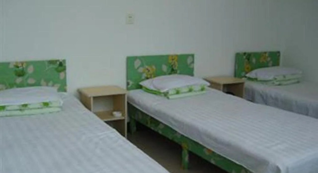 Beidaihhe Laohushi Fangfeiyuan Inn, Rezerwuj Hotel Hotele i noclegi w Beidaihe, Hotel