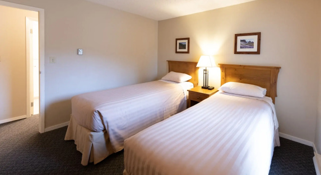 Tantalus Resort Lodge, Buchen Sie Resort Hotels in Whistler mit Pool, Schwimmbad