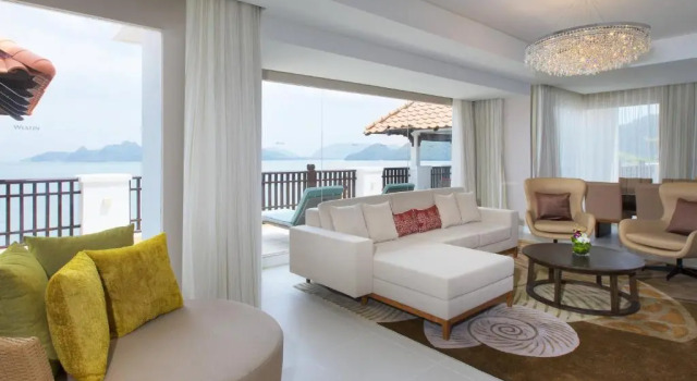 Четырёхместный люкс с 2 комнатами с видом на океан The Westin Langkawi Resort & Spa