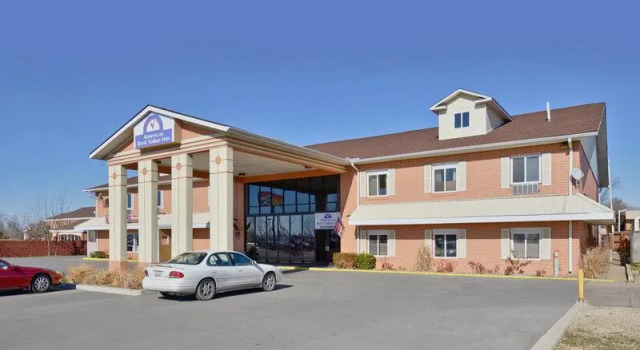 Полулюкс Standard Americas Best Value Inn-Marion
