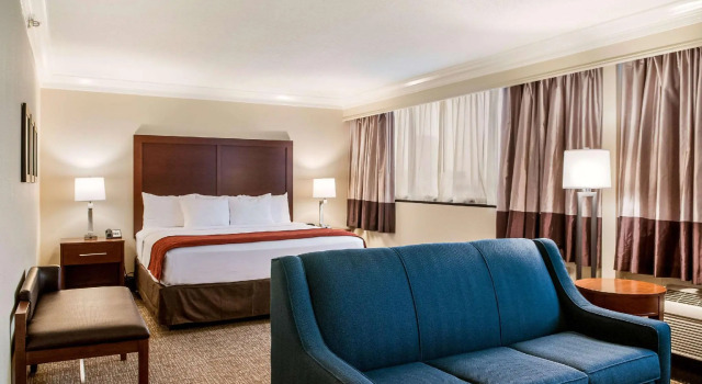 Двухместный люкс Comfort Inn & Suites At Copeland Tower
